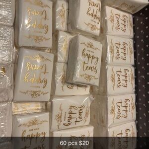 60 pieces Chic Gold and White Party Tissues